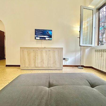ミラノNavigli Style, Tra Metropolitana Famagosta, Comfort E Modernitaアパートメント エクステリア 写真